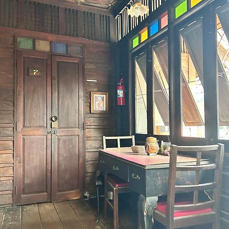 Chest'S Place Бангкок Экстерьер фото