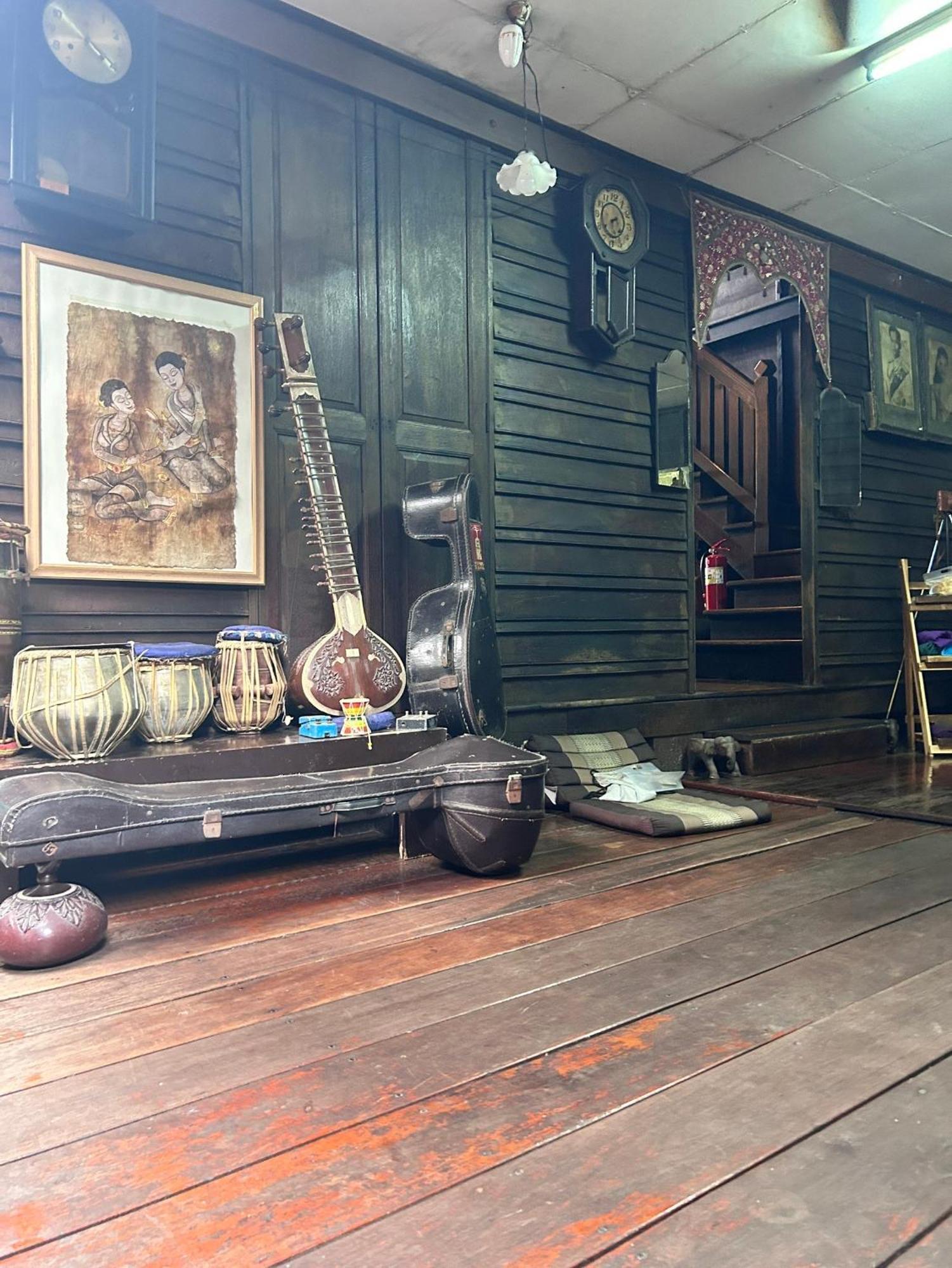 Chest'S Place Бангкок Экстерьер фото
