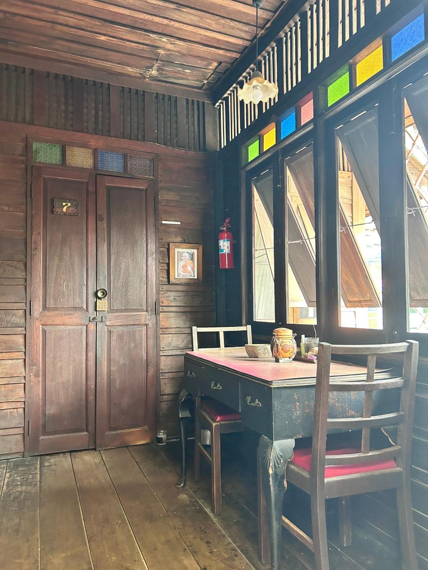Chest'S Place Бангкок Экстерьер фото